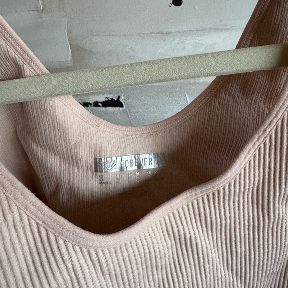 Blush Ribbed Crop Top - Picture 4 of 4